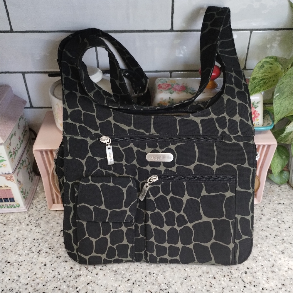 Baggallini Black and Gray Patterned Crossbody Bag